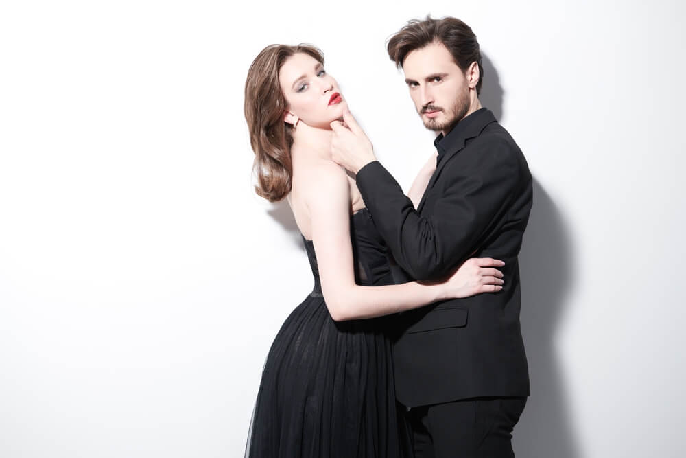 ロマンス詐欺 イケメン 美人 写真